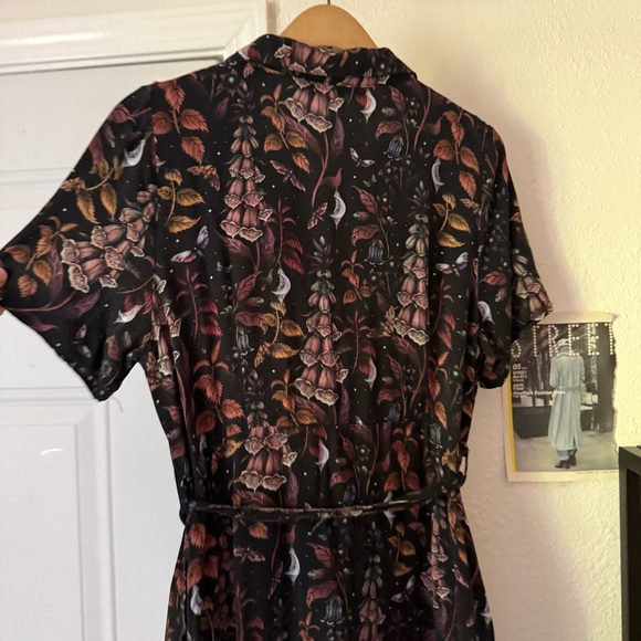 Disturbia black botanical belted button up short sleeve midi dress - Picture 6 of 8